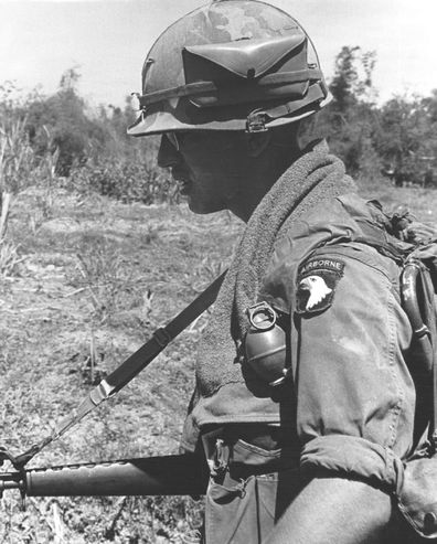 101st_AB_Patrol_Vietnam